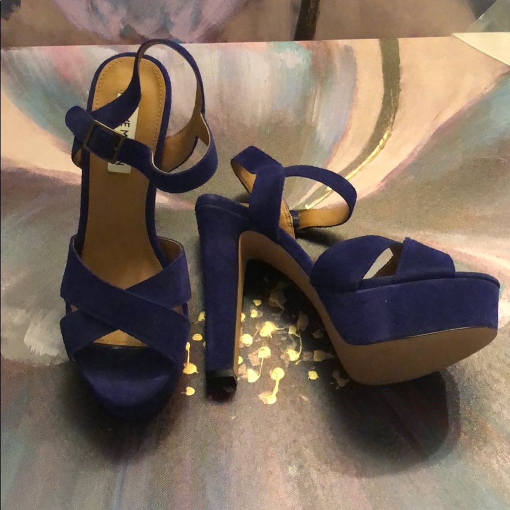 Blue platform heel